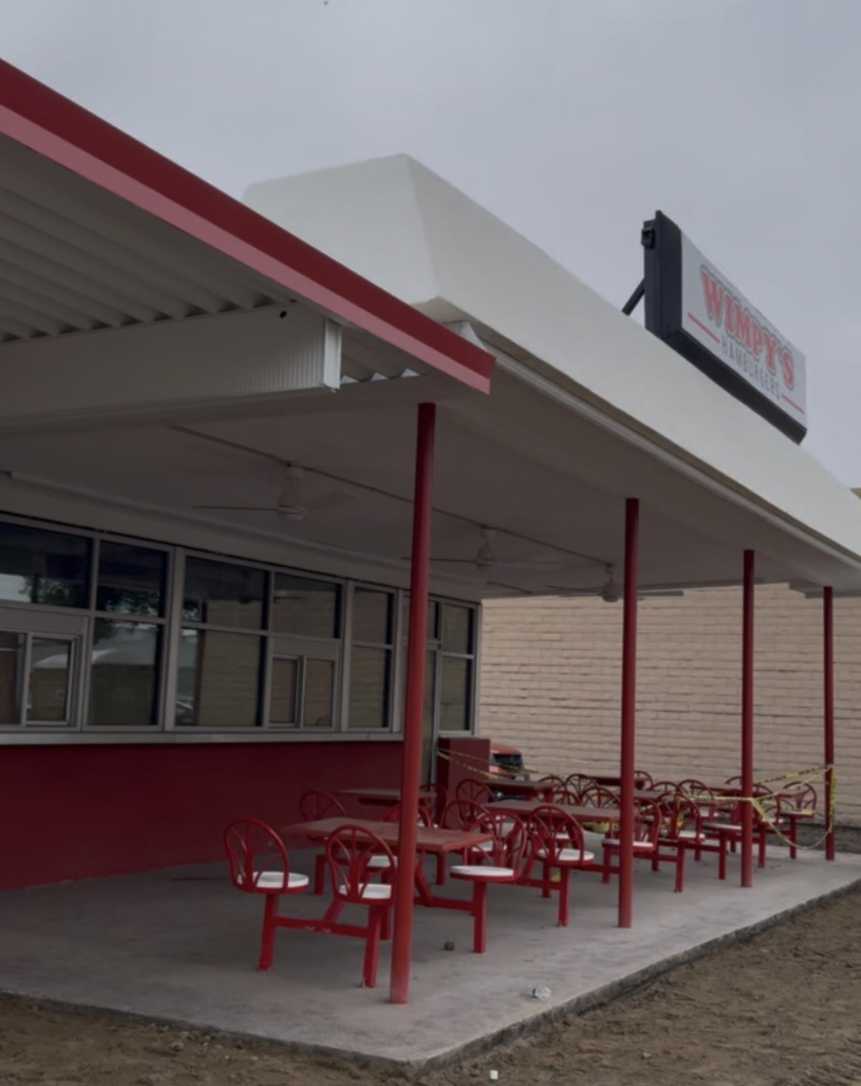 Wimpy’s Hanford restaurant exterior