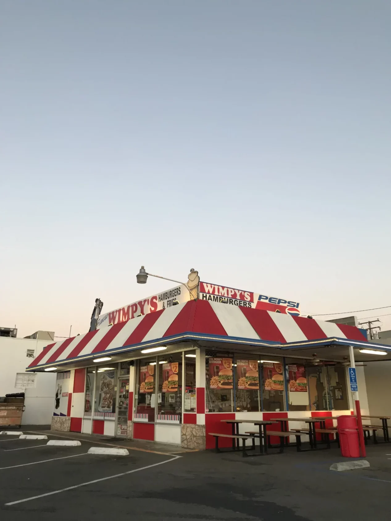Wimpy’s Tulare restaurant exterior